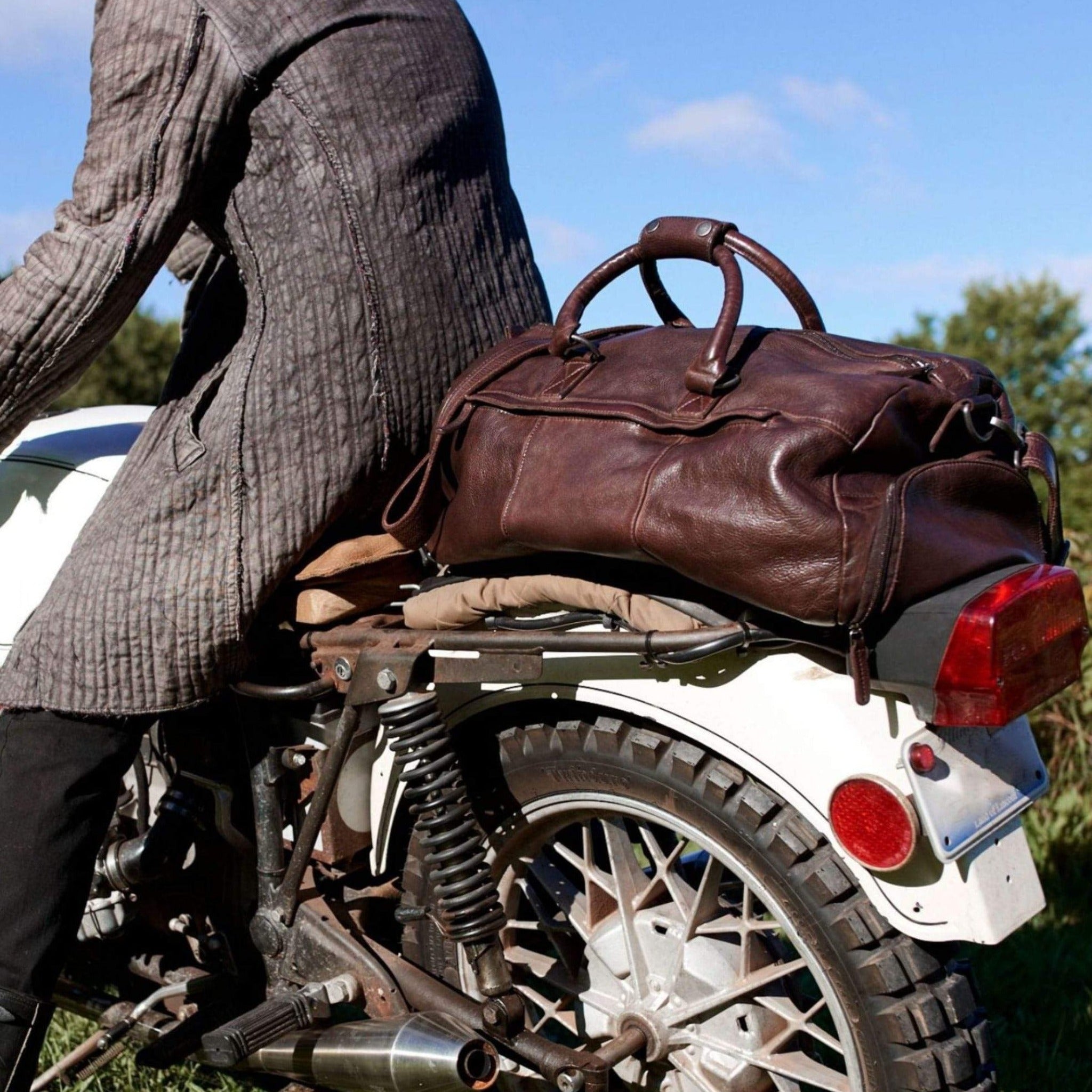 Charleston Leather Duffel Bag - Image 12