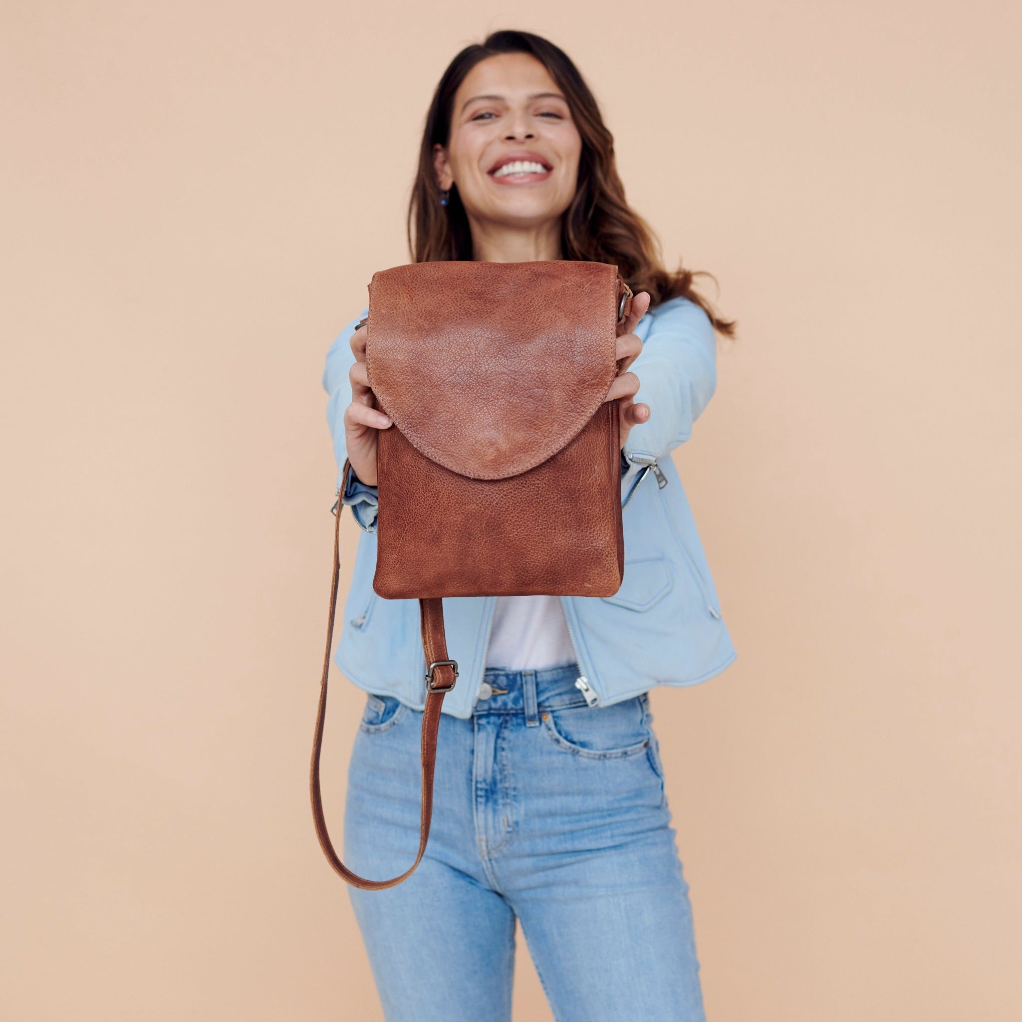 Peck Leather Crossbody Bag - Image 9