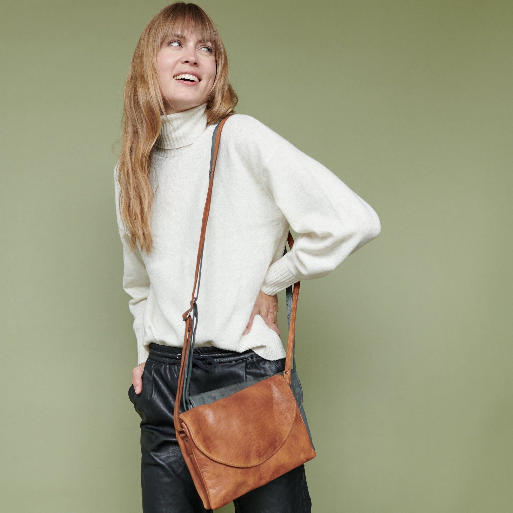 Marcus Leather Crossbody Bag - Image 3