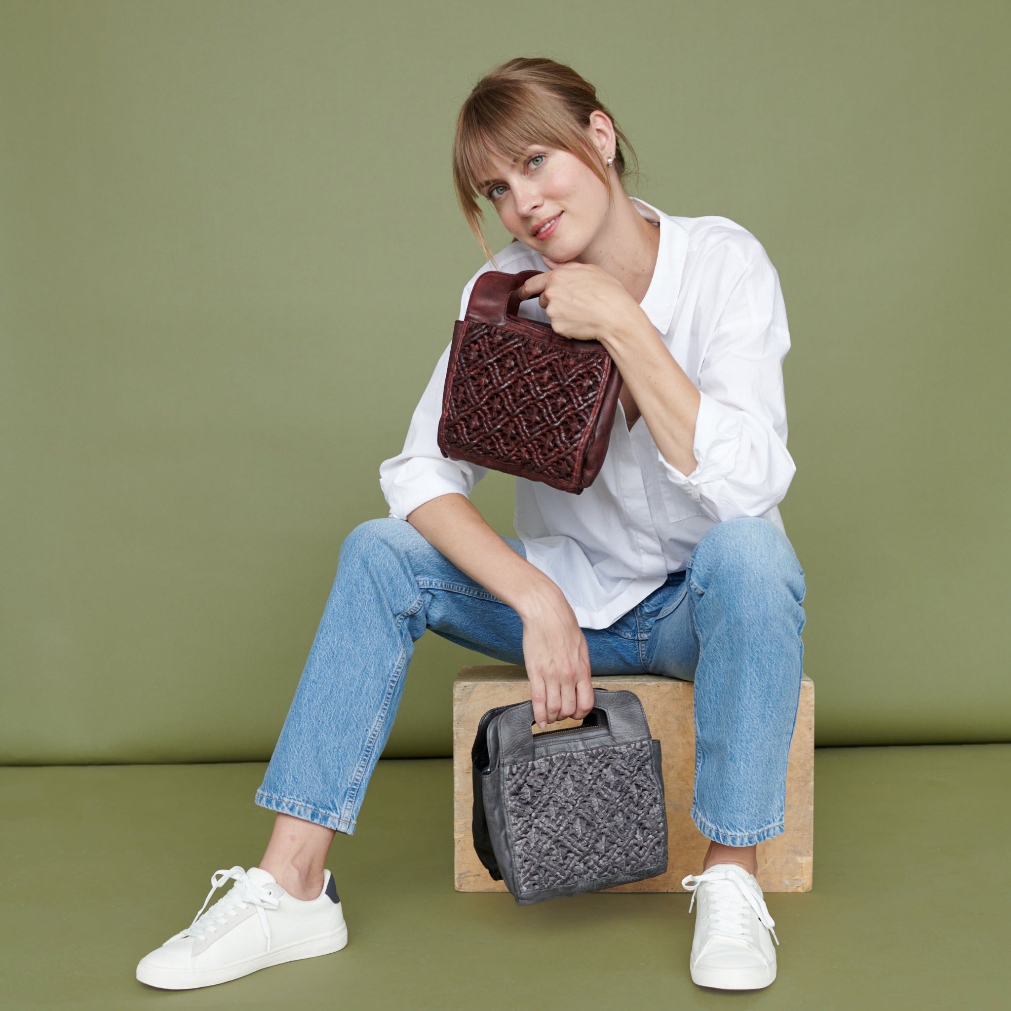 Tess Leather Crossbody Bag - Image 10
