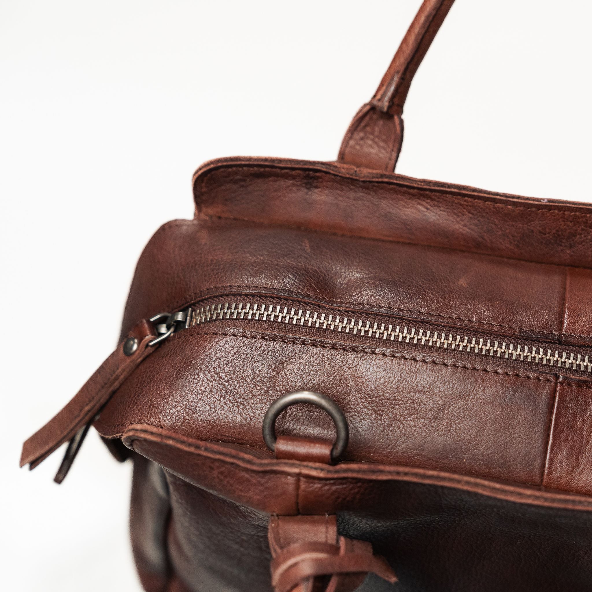 James Leather Crossbody Bag - Image 9