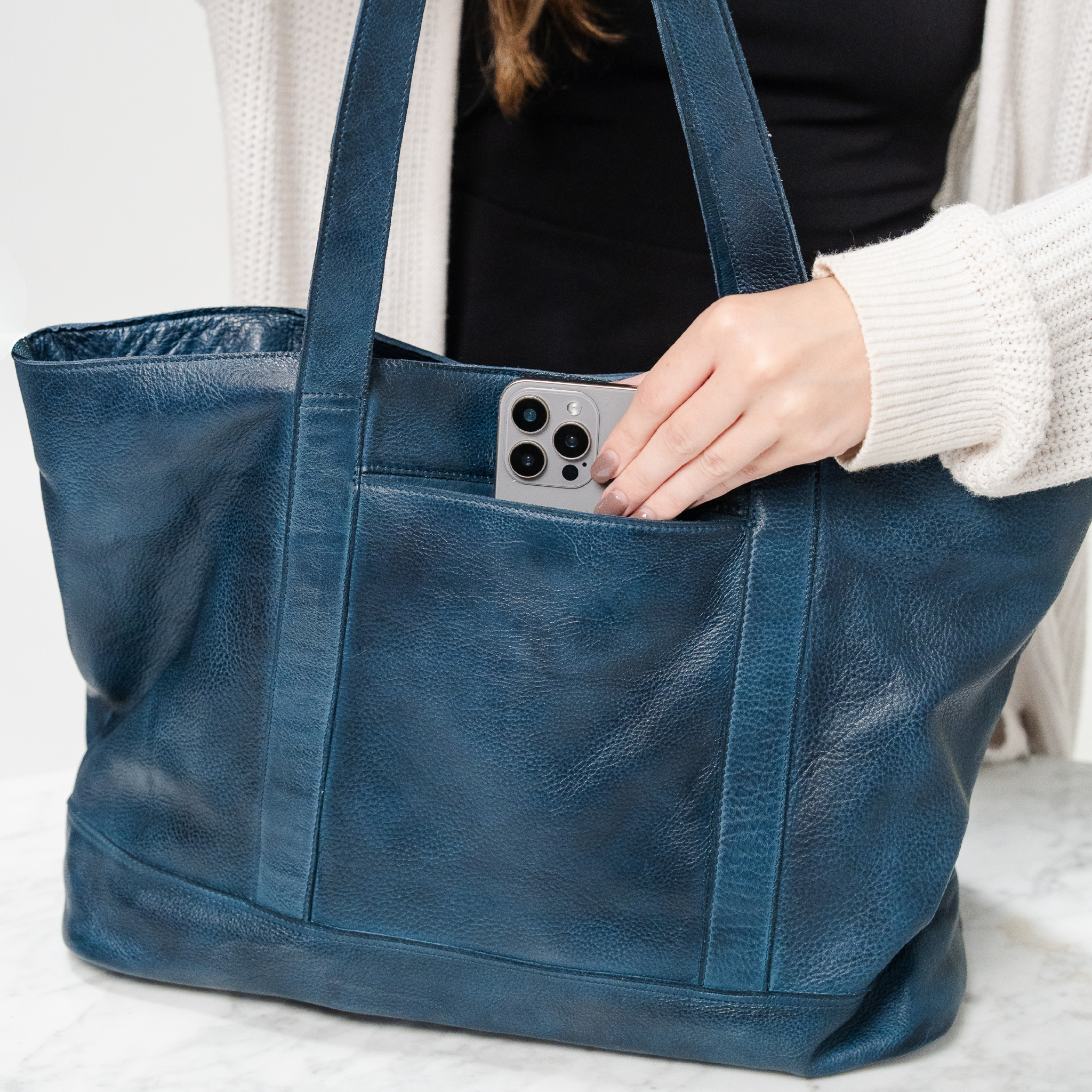 Carmen Leather Tote - Image 7