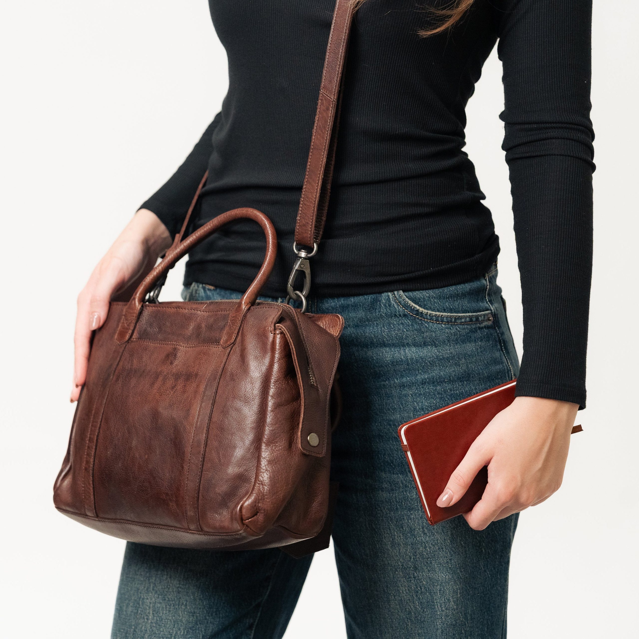 James Leather Crossbody Bag - Image 13