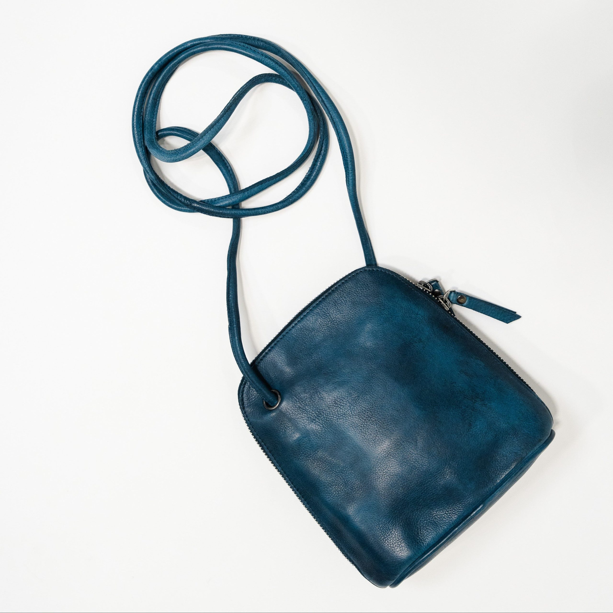 Lilly Leather Crossbody Bag - Image 14