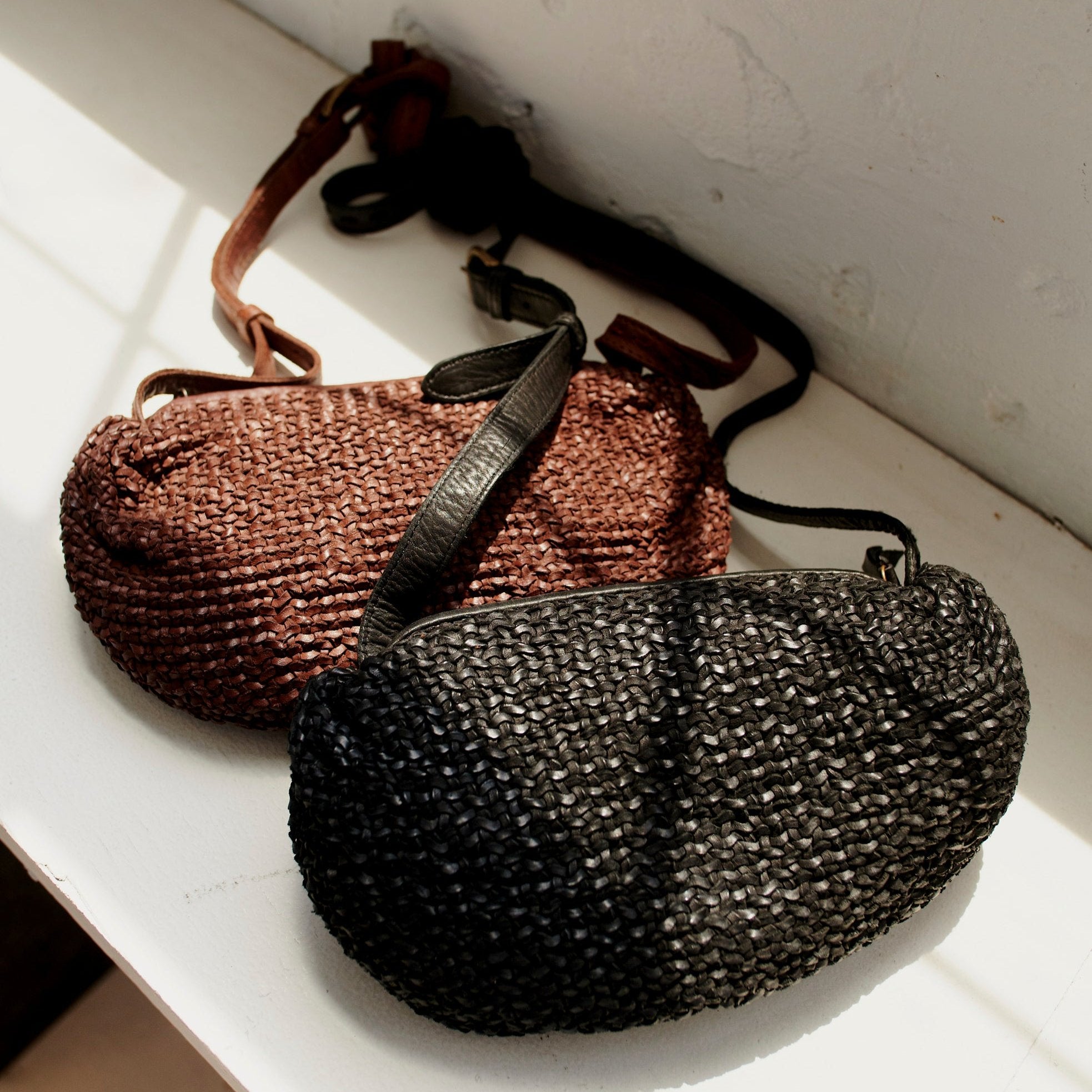 Shay Leather Crossbody Bag - Image 5